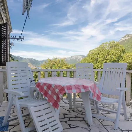 1 Bedroom Stunning Apartment In Ston Apartment